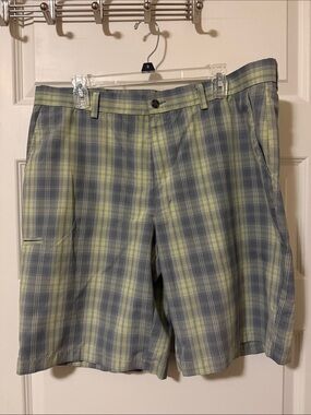 Grand Slam Men's Plaid Golf Shorts in Gray and Lime
